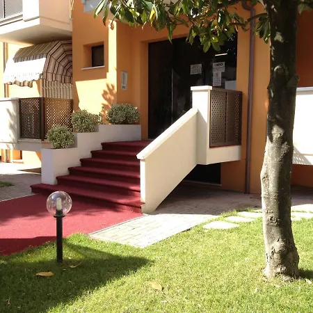 Calderone Apartment *